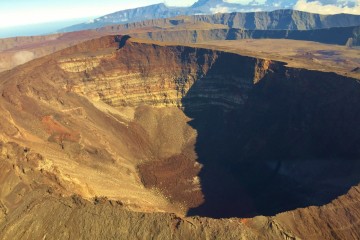 Vue depuis l'hélicoptère sur le Piton de la Fournaise