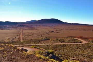 Plaine des sables et piton de la Fournaise à la Réunion