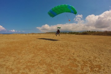Arrivée après le saut en parachute à la Réunion