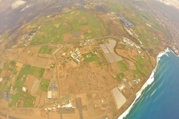 Vue magnifique sur la Réunion pendant la chute libre