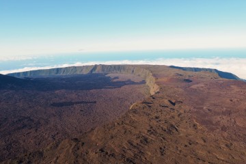 Le piton de la Fournaise et l'enclos Fouqué