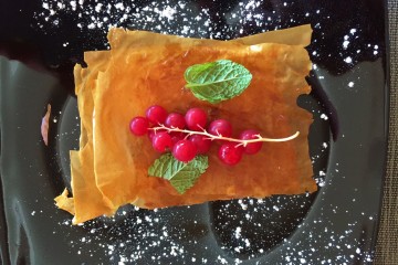 Le mille-feuille aux fruits rouges au restaurant sarah beach