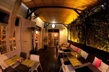 Terrasse du restaurant 144 à saint-denis 974