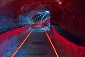 cité du volcan et son tunnel de lave